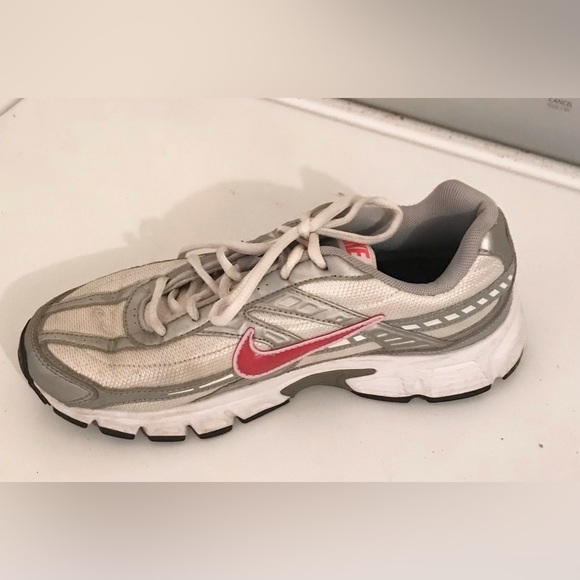 Nike Women’s Tennis Shoes Pink White Gray Size 7.5 - Picture 5 of 5